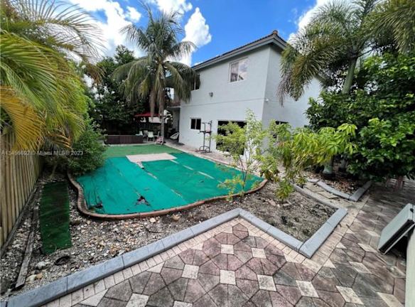 13900 SW 8th Terrace - Miami, FL
