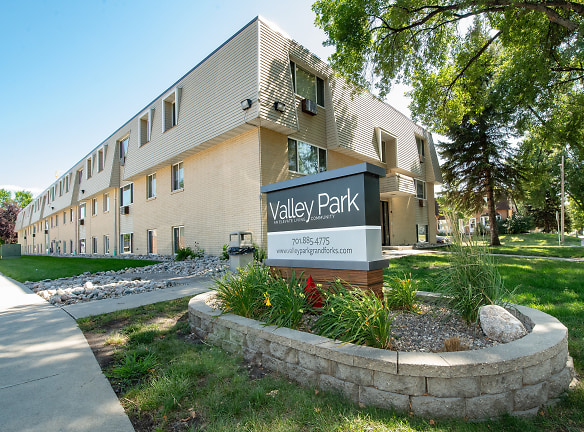 Valley Park Apartments - Grand Forks, ND