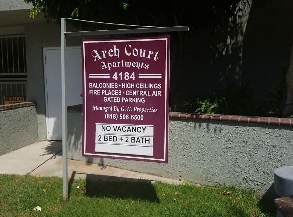 Arch Court Apartments - Studio City, CA