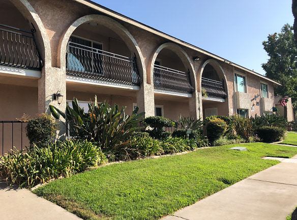 Ramona Gardens Apartments - Riverside, CA