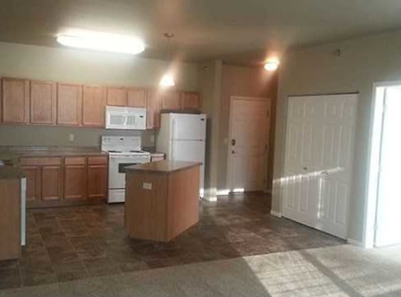 WillowBrooke Lodge Apartments - Minot, ND