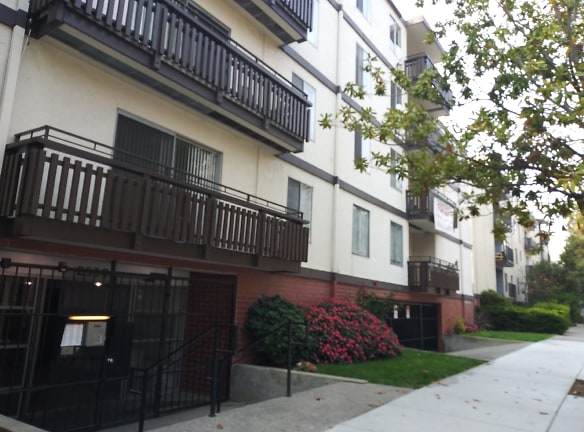 2530 Hillegass Apartments - Berkeley, CA