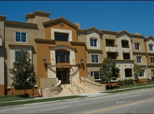 4205 Cahuenga Boulevard Apartments - Toluca Lake, CA