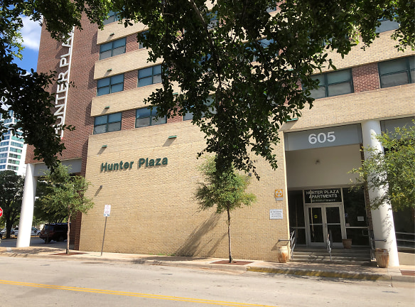 Hunter Plaza Apartments - Fort Worth, TX