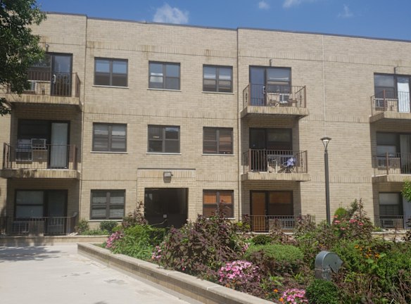 Jackson Court Apartments 1 44 Jackson Court Hempstead NY