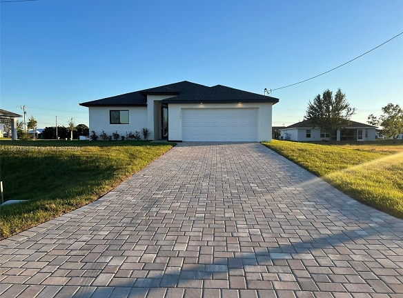 1106 NW 21st Terrace - Cape Coral, FL