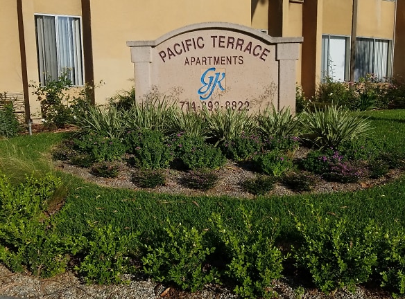 Pacific Terrace Apartments - Midway City, CA