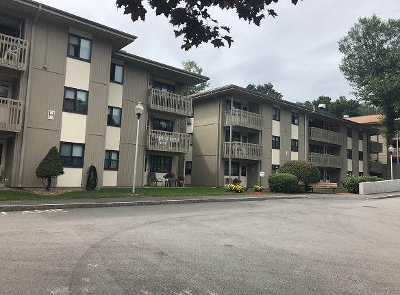 Colony IV Apartments - Worcester, MA