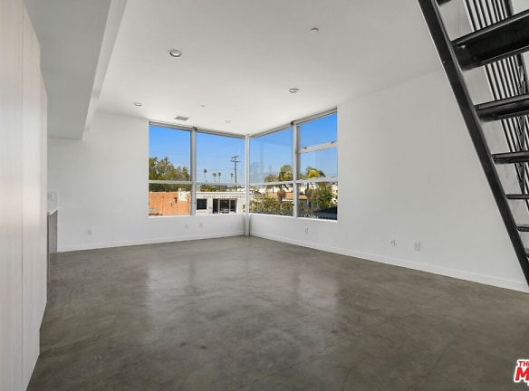 660 Rose Ave #1 - Los Angeles, CA