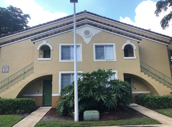 St. Andrews At Palm Aire Apartments - Pompano Beach, FL