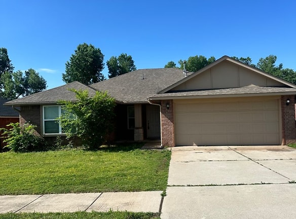 9312 Peachtree Ln - Midwest City, OK