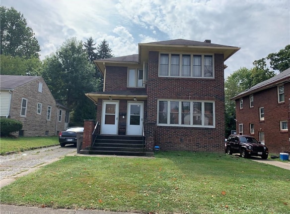 135 E Philadelphia Ave unit 1 - Youngstown, OH