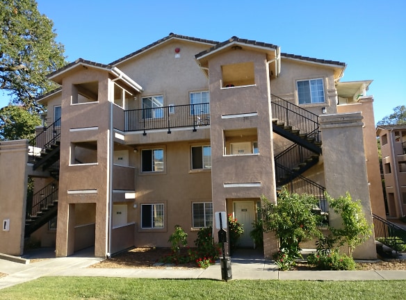 Oak Grove1 Apartments - Healdsburg, CA