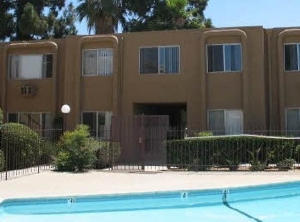 La Privada And Valle Poway Apartments - Poway, CA