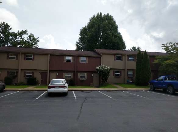 Lakewood Village Apartments - Johnson City, TN