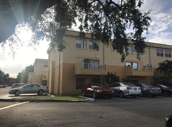 Tree Top Rental Community Apartments - Miami, FL