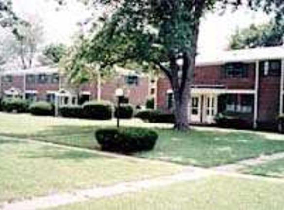 Evergreen Townhomes - New Britain, CT