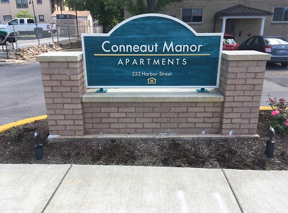 Conneaut Manor Apartments - Conneaut, OH