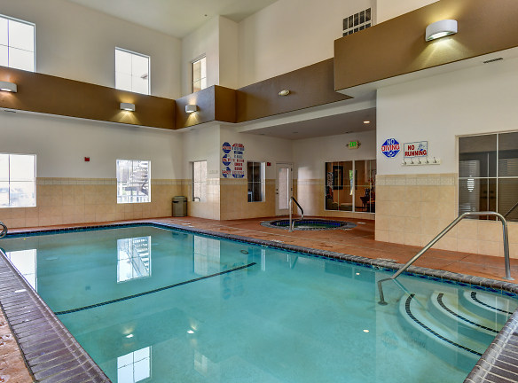 Villas At Dolphin Bay Apartments - Carson City, NV