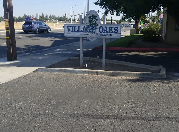 Village Oaks Apartments - Fresno, CA