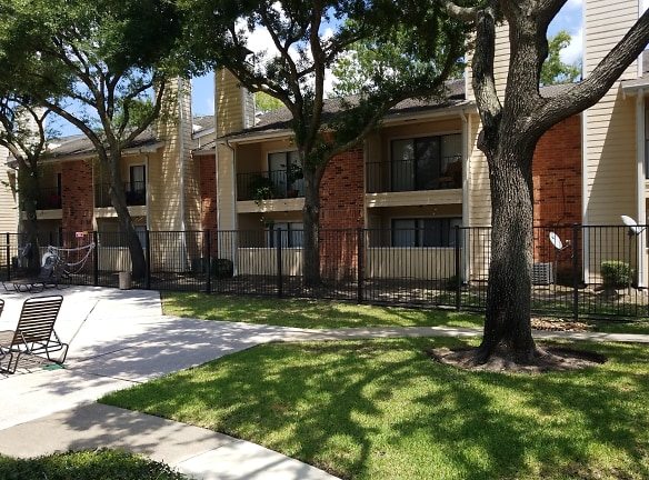 Hunt Garden Apartments - Baytown, TX