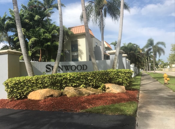 Sunwood Apartments - 4600 SW 67th Ave - Miami, FL Apartments for Rent ...