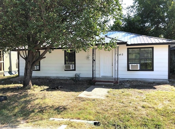 540 NW 3rd St - Cooper, TX