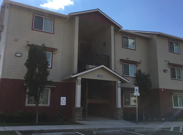Redwood Commons Apartments - Mcminnville, OR