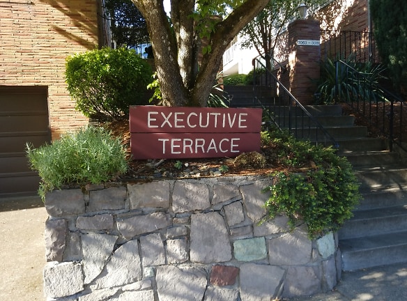 Executive Terrace Apartments - Portland, OR