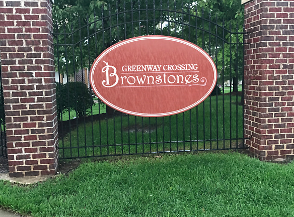 Brownstones At Greenway Crossing Apartments - West Des Moines, IA