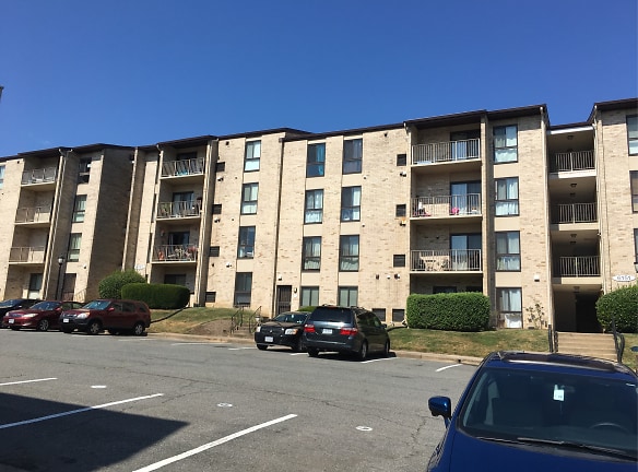 Edsall Bluff Apartments - Alexandria, VA