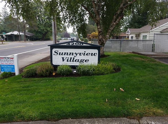 Sunnyview Village Apartments - Salem, OR