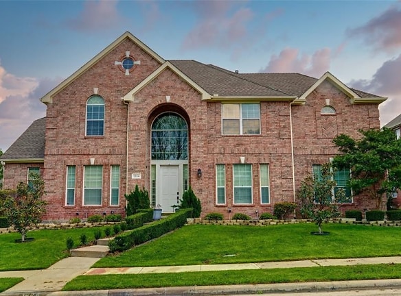 1224 Willowdale Ln - Irving, TX