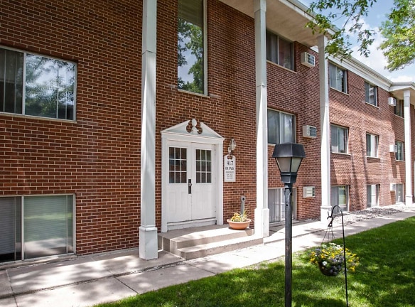 Colonial Apartments - Rochester, MN