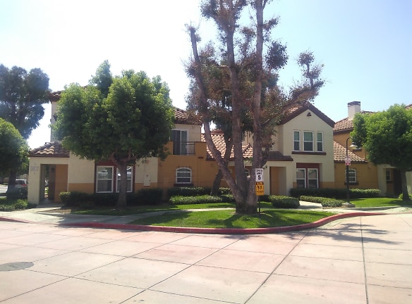 Villa Del Norte Apartments - Rancho Cucamonga, CA