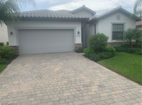 11572 Shady Blossom Dr - Fort Myers, FL