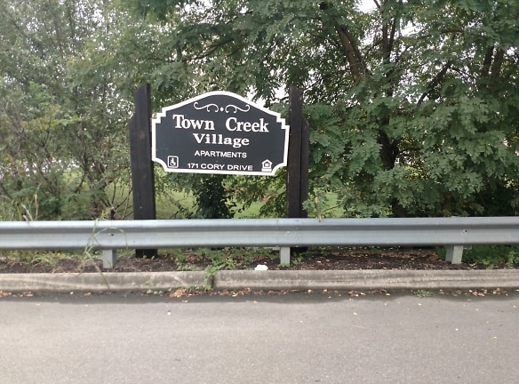 Town Creek Village Apartments - Lenoir City, TN