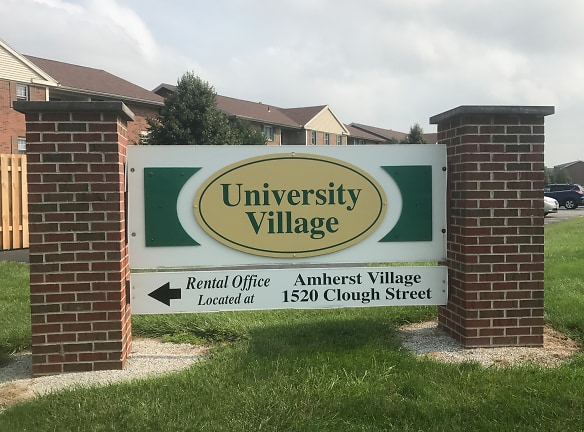 University Village Apartments - Bowling Green, OH