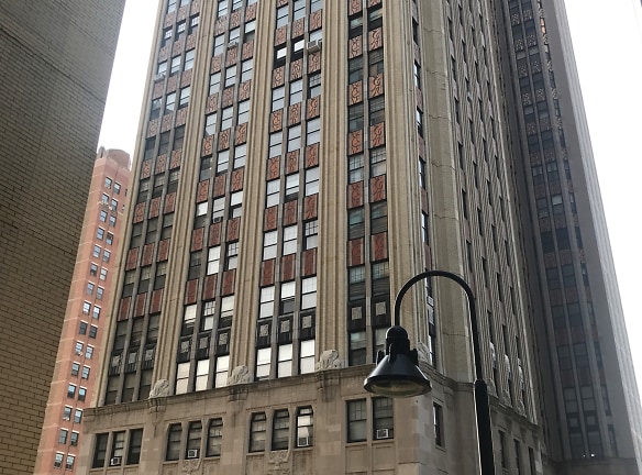 Narragansett Apts Apartments - Chicago, IL