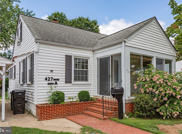 427 Woodford St - Fredericksburg, VA