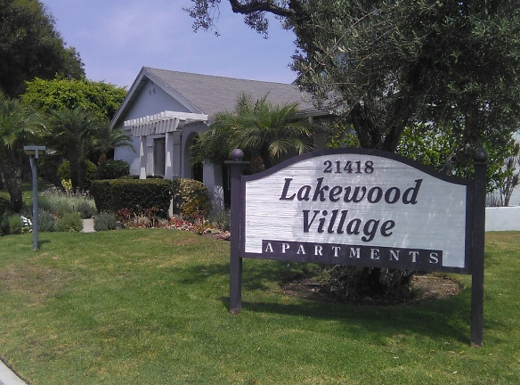 Lakewood Village Apartments - Lakewood, CA