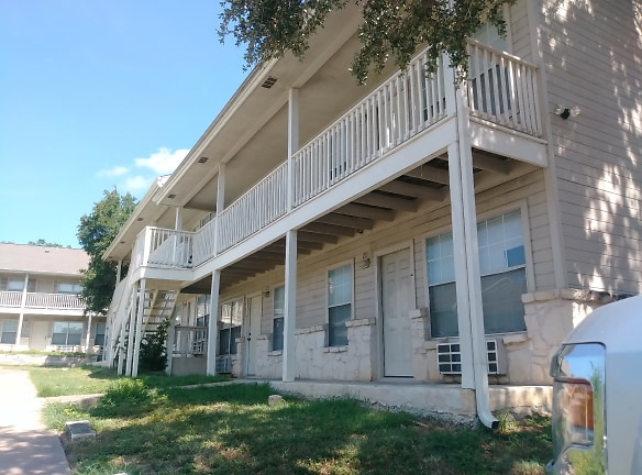 Post Oak Villas Apartments - San Marcos, TX