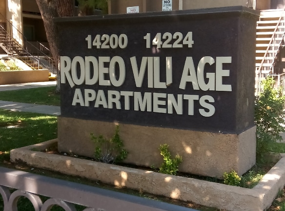 Rodeo Village Apartments - Victorville, CA