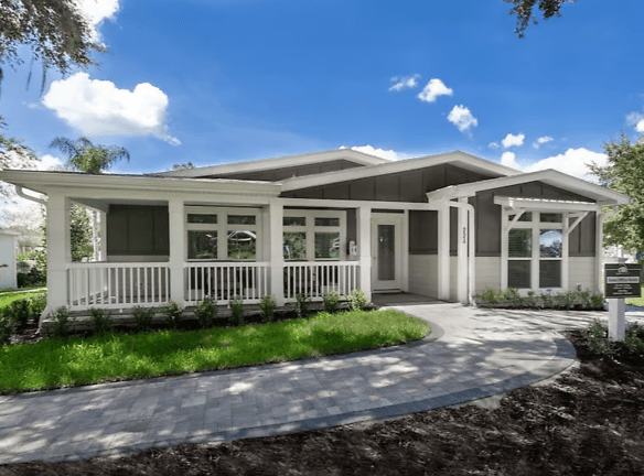 Water Oak Country Club Estates Apartments - Lady Lake, FL