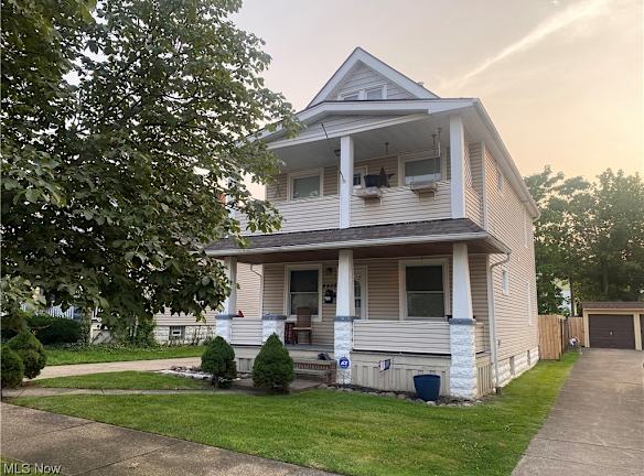 4468 W 51st St - Cleveland, OH