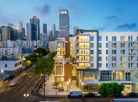 Emerald Apartments - Los Angeles, CA
