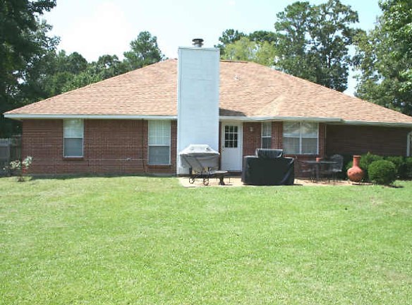 794 Highpoint Dr - Byram, MS