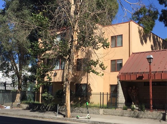 Ballington Plaza Apts Apartments - Los Angeles, CA
