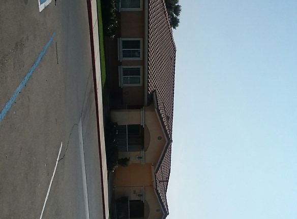 Summercrest Apartment Homes - Fresno, CA