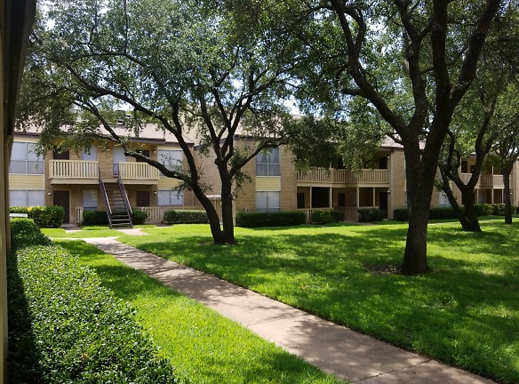 Foxwood Apartments - Mesquite, TX